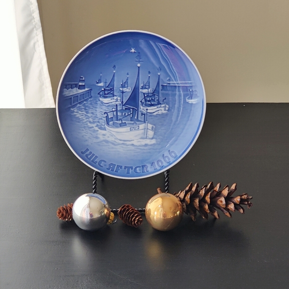 7 in | 1966 Bing & Grondahl Christmas 🌲plate by Henry Theander - Picture 2 of 11